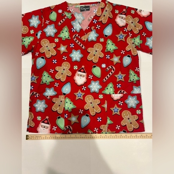 Butter Soft Scrub Top Medium Christmas Red - Picture 7 of 7